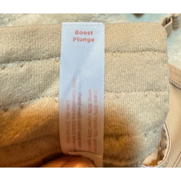 Cacique Smooth Boost Plunge Bra 46C - Picture 6 of 6